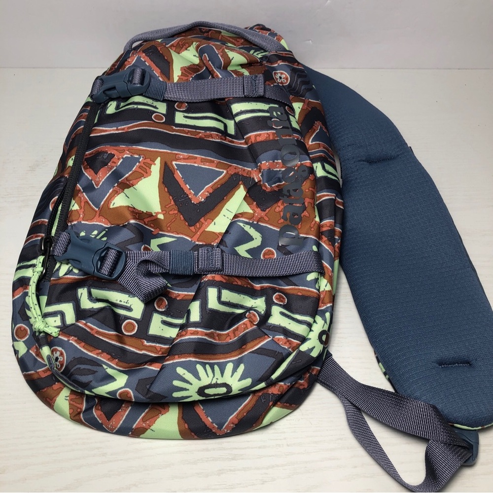 Patagonia 8L Atom Sling Bag (High Hopes Geo Forge Gray)